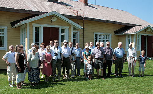 Suihkoset sukuretkellä Tenhanniemessä